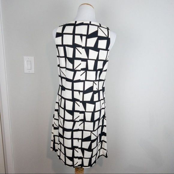 Laundry by Shelli Segal Black and White Geometric Print Shift Dress - Size 10 - Picture 4 of 8